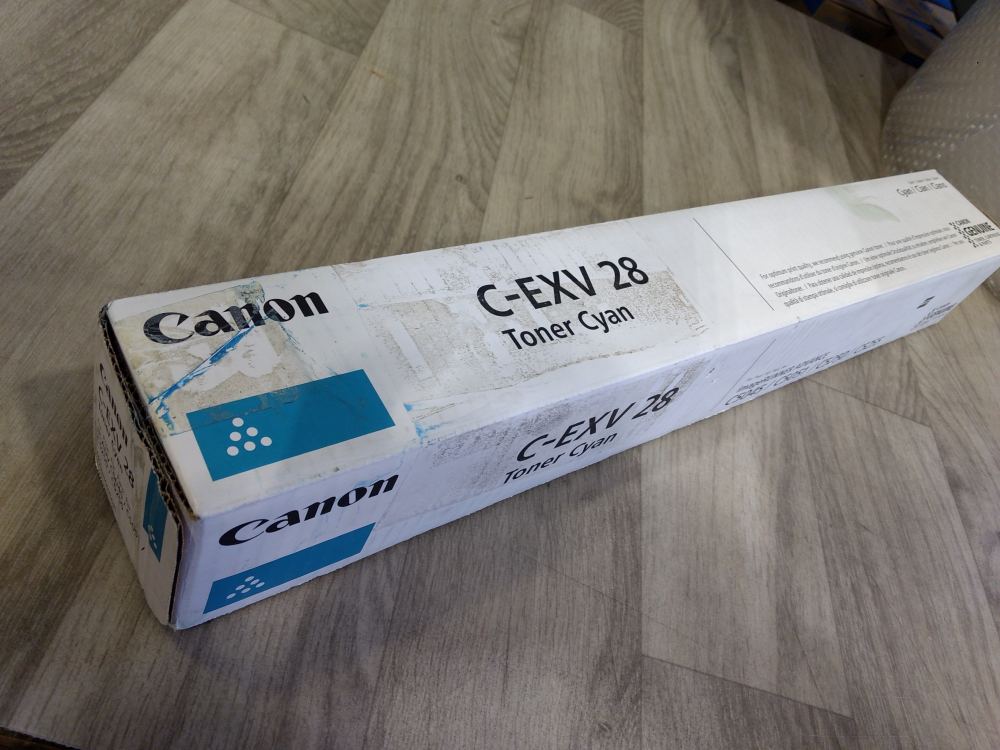 Canon Toner C-EXV28 cyan 1x667g (2793B002) poškozený obal