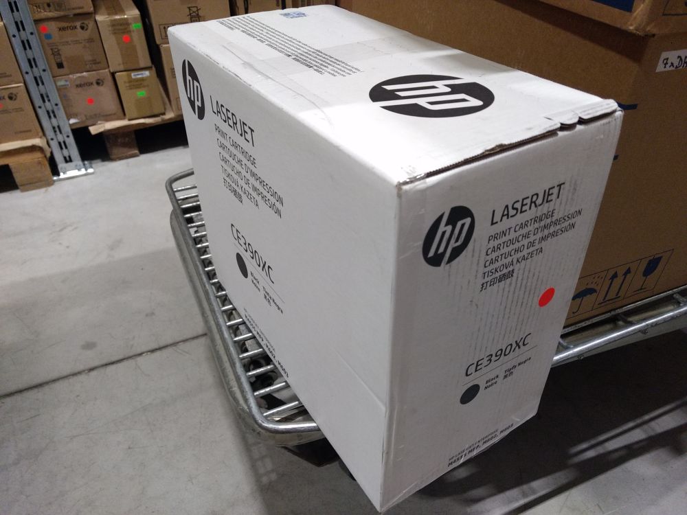 HP CE390XC Toner Cartridge black contract poškozený obal