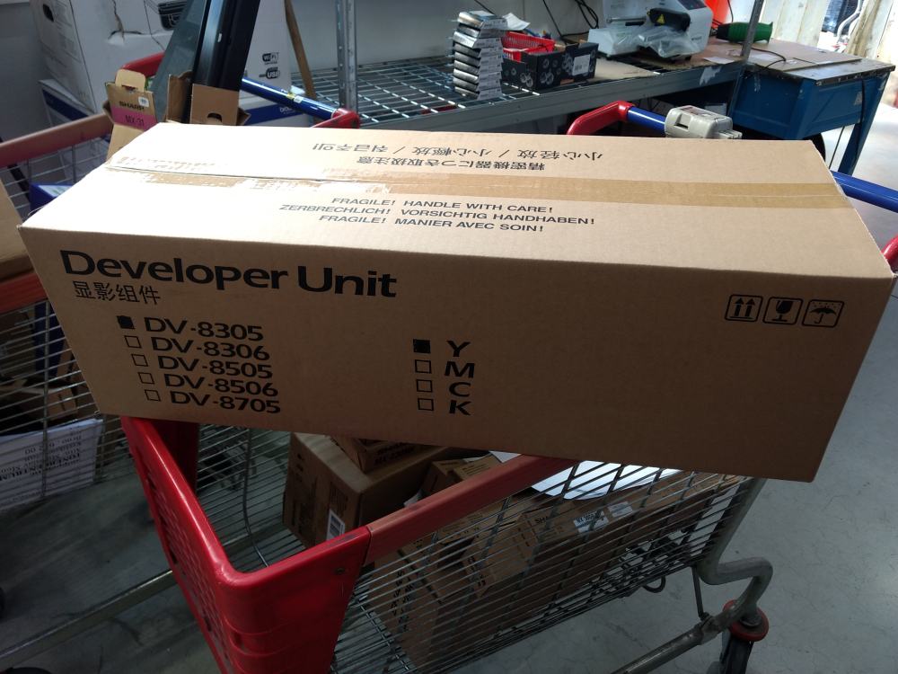 Kyocera DV-8305Y Yellow Developer (302LK93030)