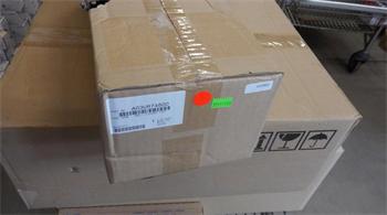 A03UR74800 Belt cleaner unit poškozený obal
