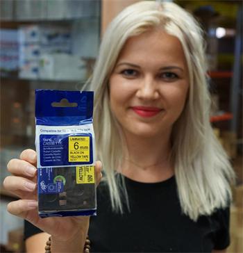 alternativ Brother páska TZE-611 6mm černý tisk/žlutý podklad, laminovaná