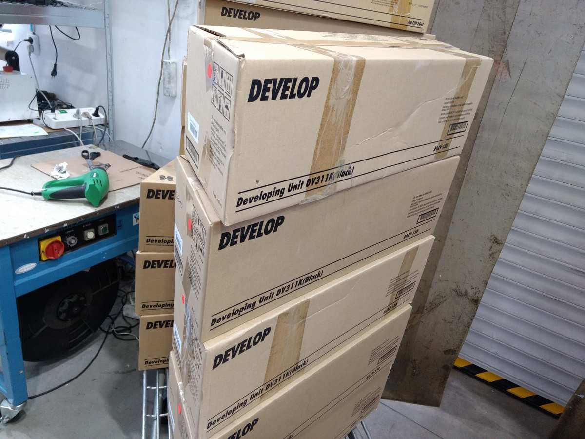 Develop Developing Unit DV311 black (A0XV13D) Ineo +220/poškozený obal