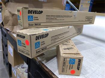 Develop Toner TN512C cyan (A33K4D2) - poškozený obal