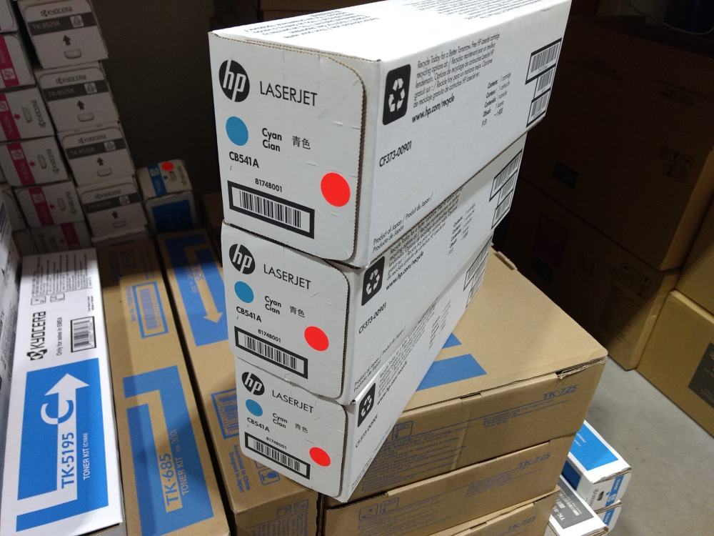 HP CB541A Toner Cartridge No.125A cyan poškozený obal