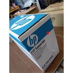 HP CC364XC Toner Cartridge (contract) poškozený obal