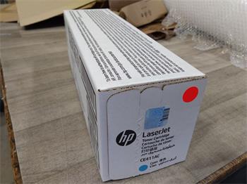 HP CE411AC Toner Cartridge cyan pro HP 305A (contract) poškozený obal