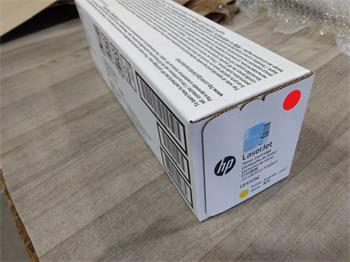 HP CE412AC Toner Cartridge yellow (contract) poškozený obal