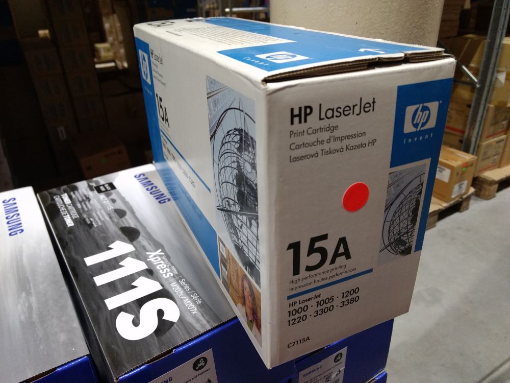 HP Toner Cartridge C7115A black poškozený obal