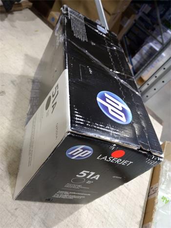 HP Toner Cartridge Q7551A poškozený obal