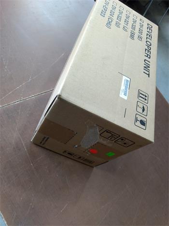 Kyocera DV-320 Developer Unit 302F993020 poškozený obal