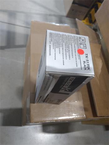 Kyocera Toner TK-5135K black (1T02PA0NL0) poškozený obal