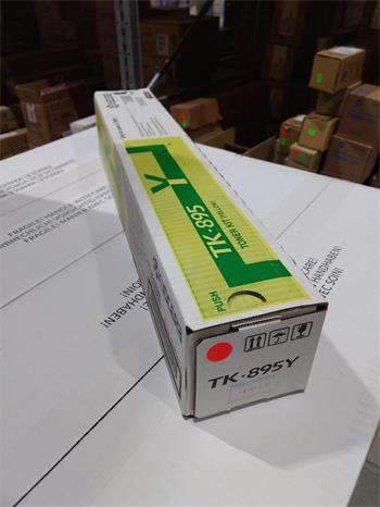 Kyocera Toner TK-895Y Yellow (1T02K0ANL0) poškozený obal