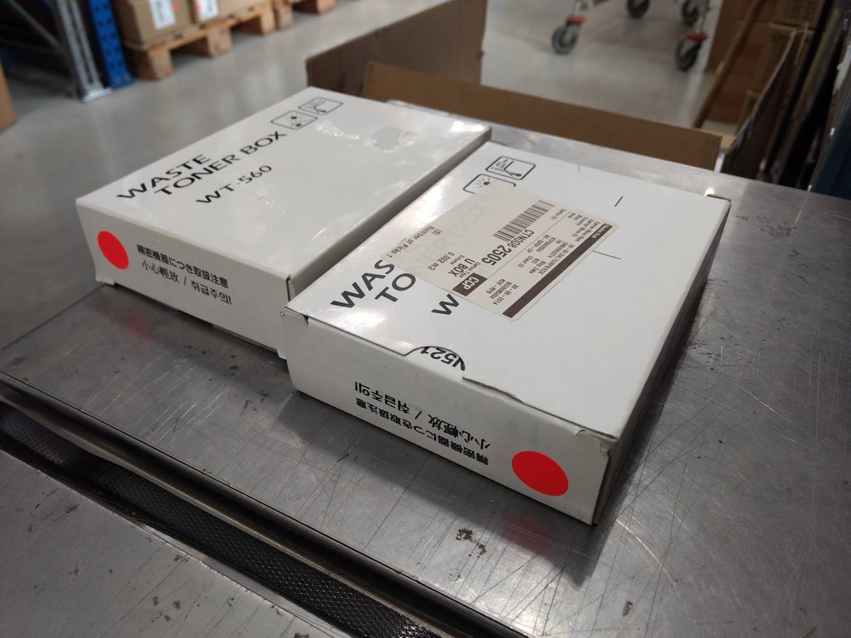 Kyocera Waste Box WT-560 (302HN93180) poškozený obal