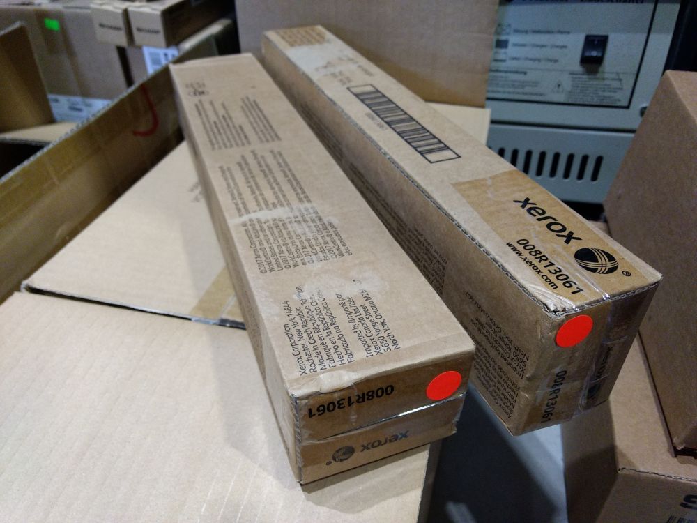 Xerox Waste Toner Box (8R13061) pro WC 7425/7428/7435 poškozený obal